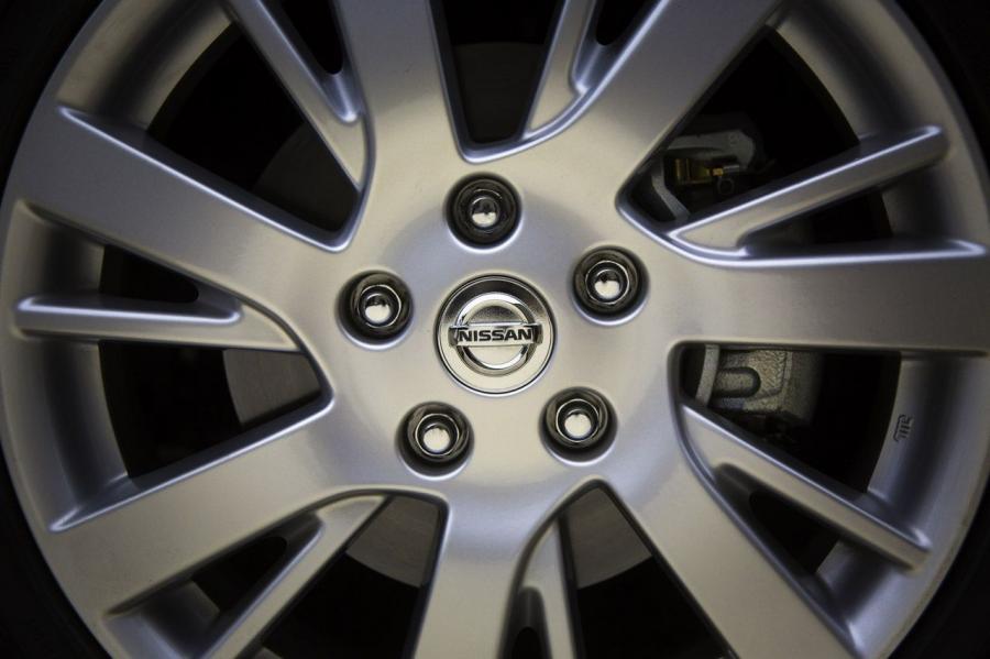  Nissan Sentra 2013 года  (фото 8 из 74)